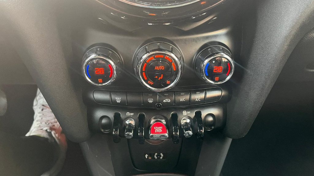 MINI Mini 1.5 Cooper D Hype Cabrio - 13