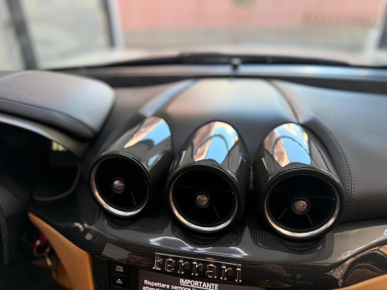 FERRARI FF DCT Tailor Made - 37