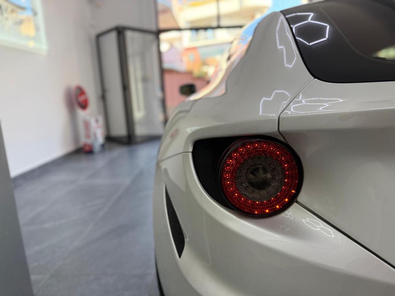 FERRARI FF DCT Tailor Made - 12