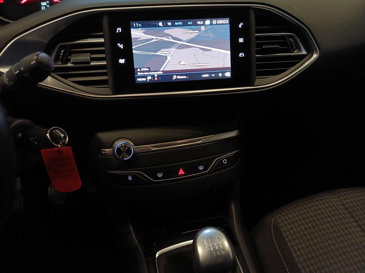 PEUGEOT 308 BlueHDi 100 S&S SW Style - 15