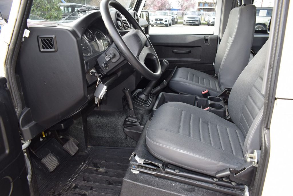 LAND ROVER Defender 90 2.2 TD4 SW- AUTOCARRO N1 NETTO EXPORT - 10