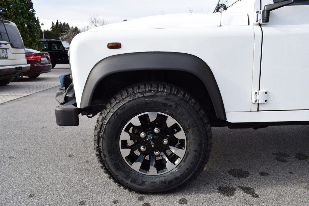 LAND ROVER Defender 90 2.2 TD4 SW- AUTOCARRO N1 NETTO EXPORT - 16