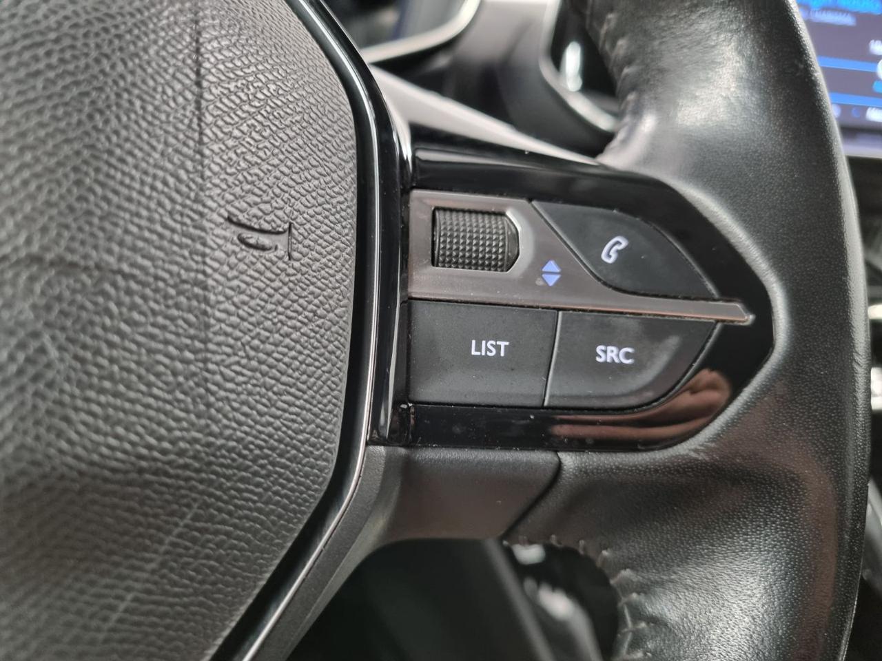 PEUGEOT 2008 PureTech 130 S&S Allure Pack - 24