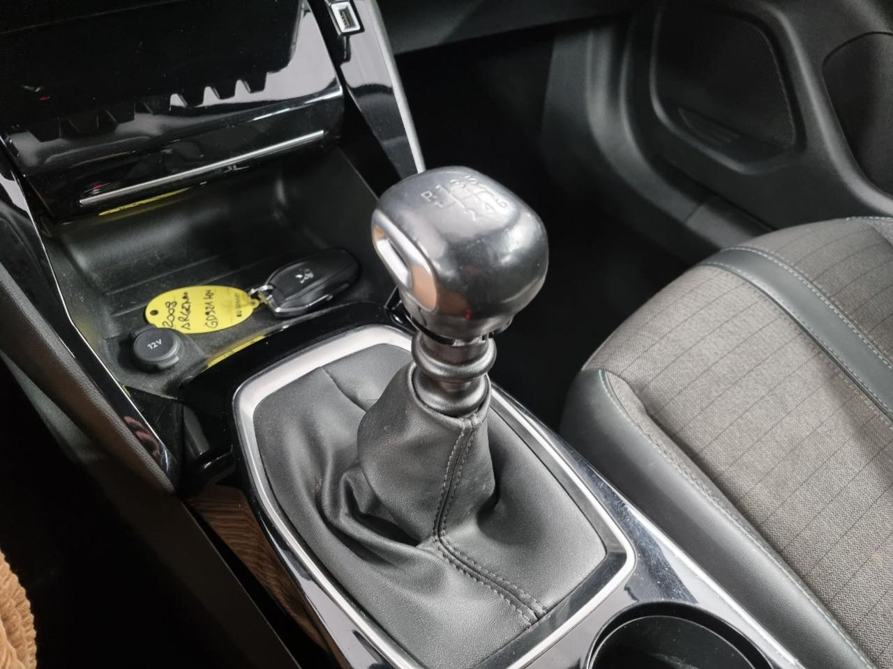 PEUGEOT 2008 PureTech 130 S&S Allure Pack - 11