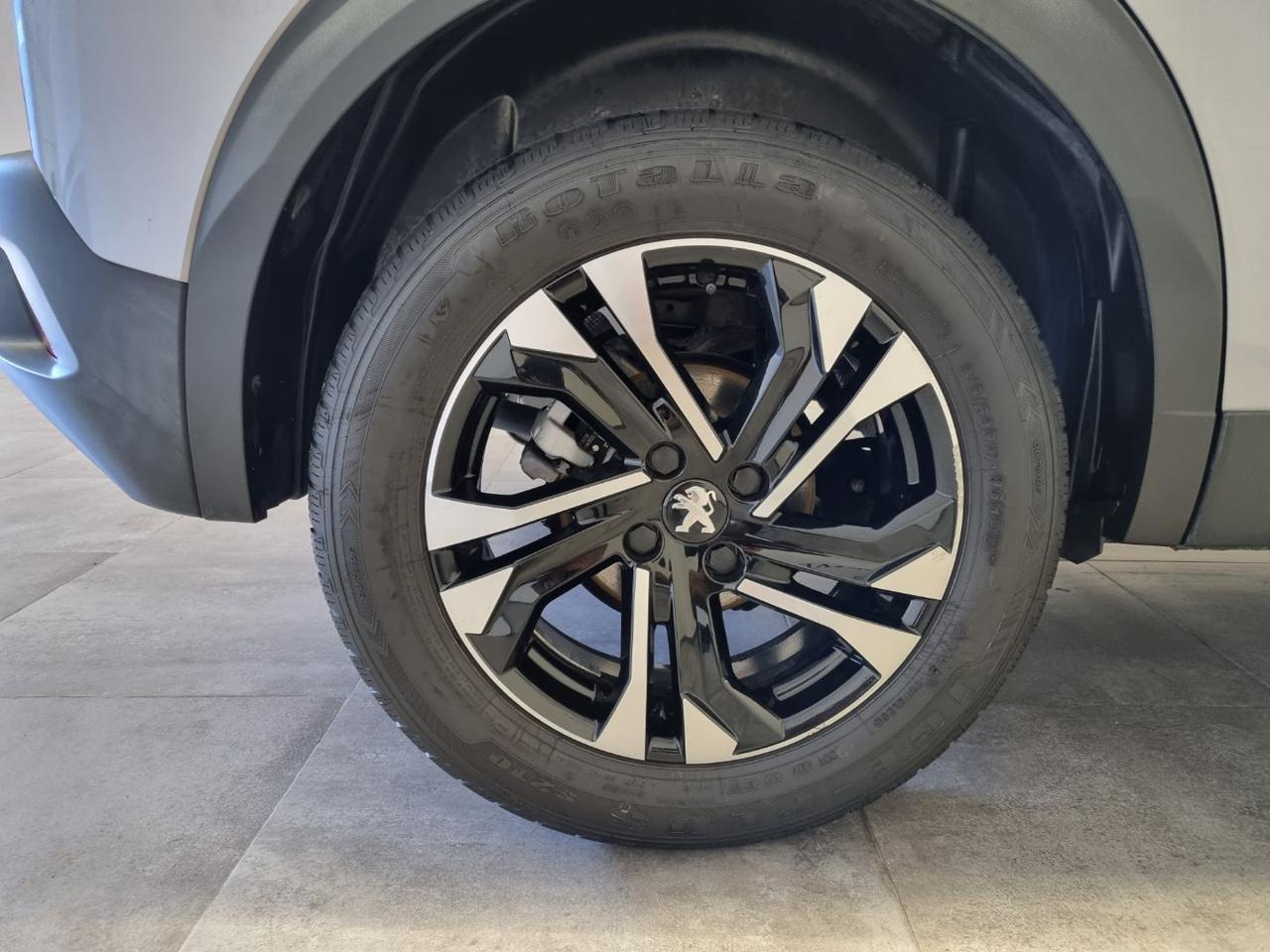 PEUGEOT 2008 PureTech 130 S&S Allure Pack - 15