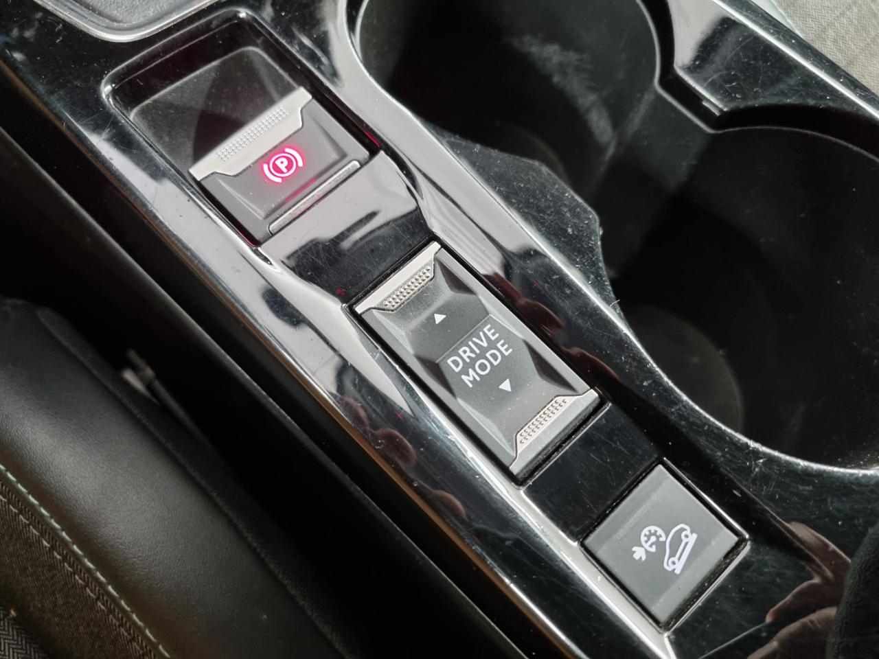 PEUGEOT 2008 PureTech 130 S&S Allure Pack - 12