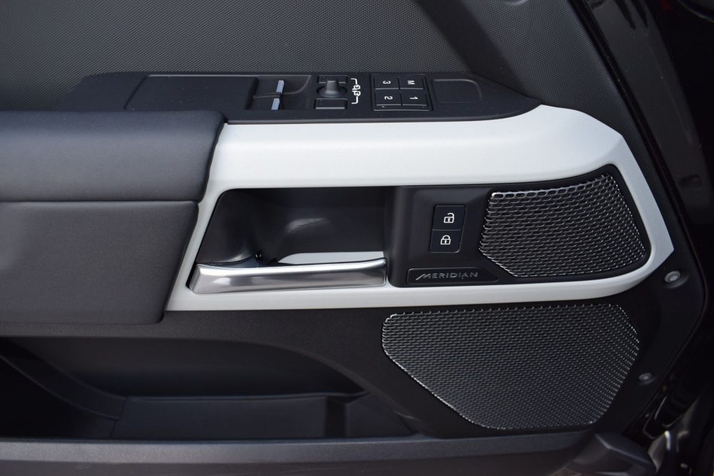 LAND ROVER Defender Defender 90 3.0D I6 200 CV AWD Auto X-Dynamic SE I - 16