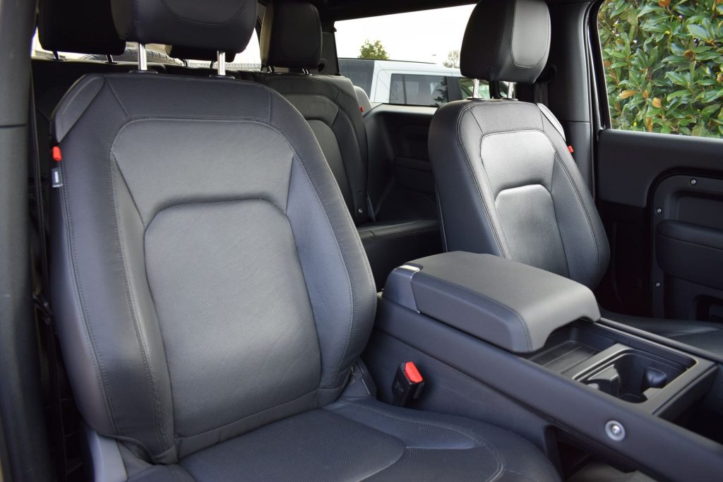 LAND ROVER Defender Defender 90 3.0D I6 200 CV AWD Auto X-Dynamic SE I - 18