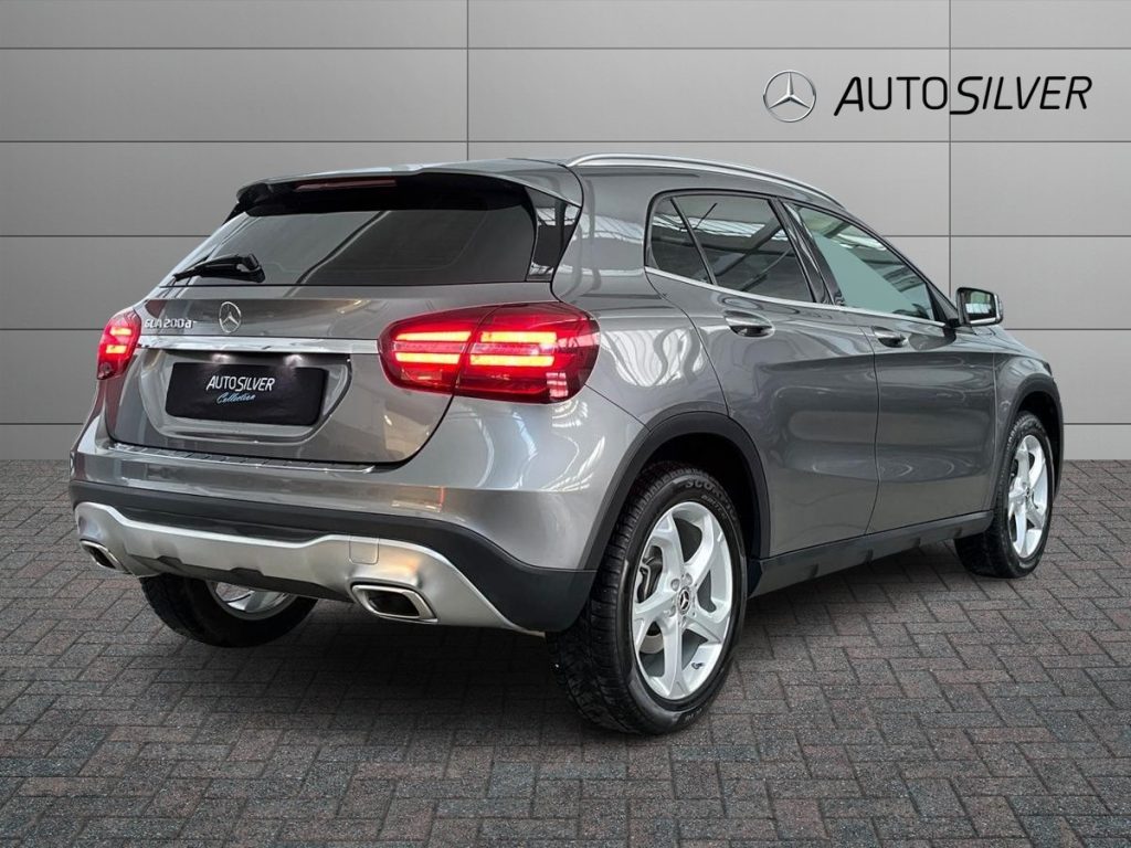 MERCEDES-BENZ GLA 200 d Automatic Sport - 2