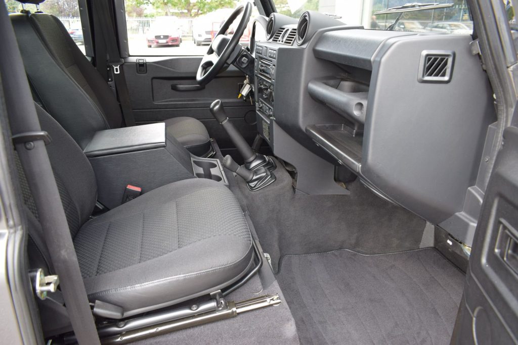 LAND ROVER Defender Defender 110 2.2 TD4 Station Wagon E N1 - 17