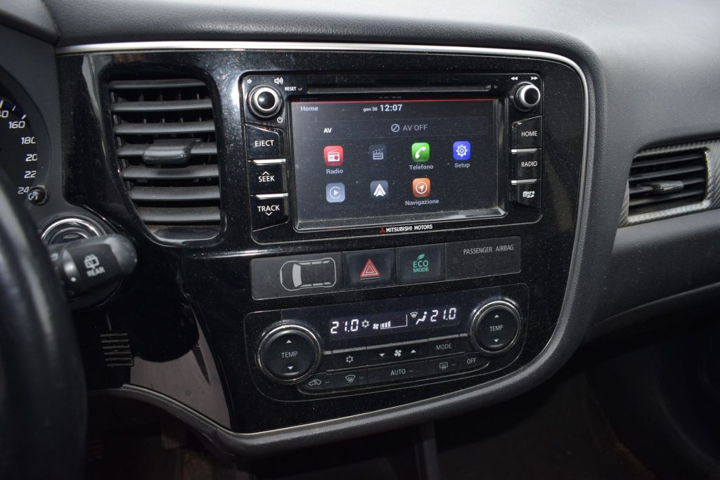 MITSUBISHI Outlander Outlander 2.2 DI-D 4WD 7p. - 10