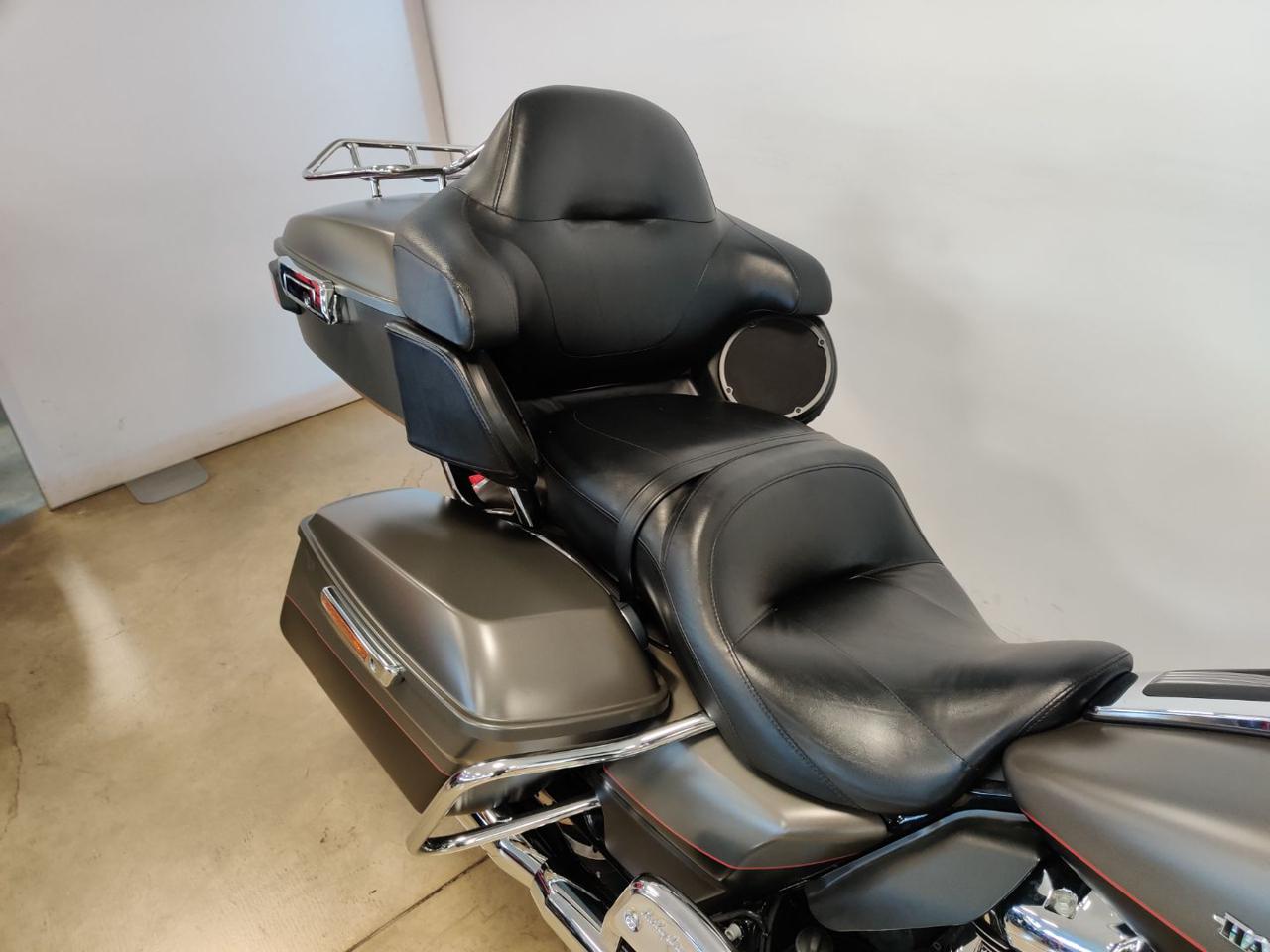 HARLEY-DAVIDSON FLHTK Electra Glide Ultra Limited 107 - 8