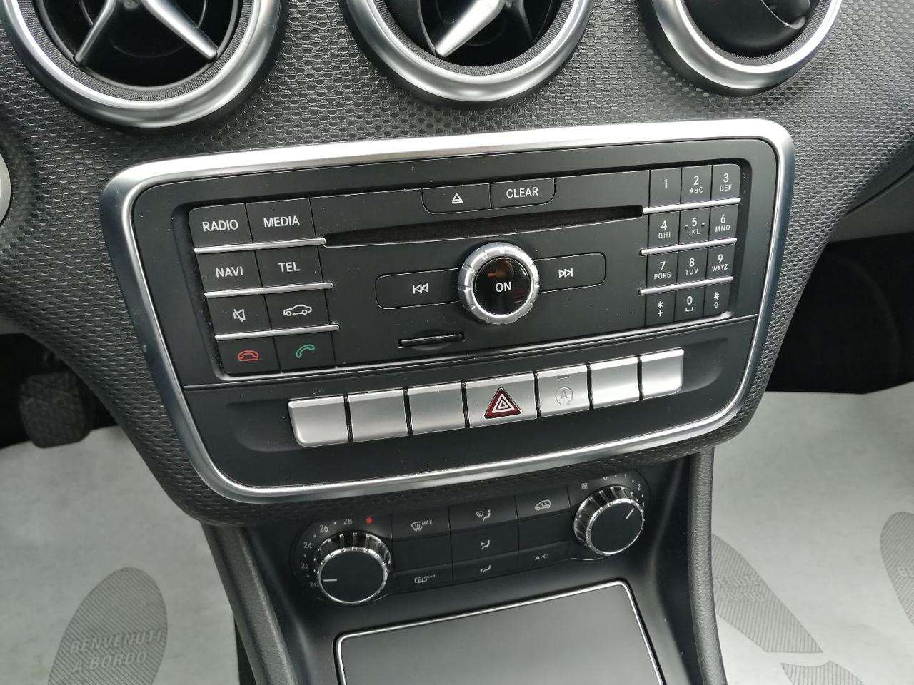 MERCEDES-BENZ A 180 d Business - 13