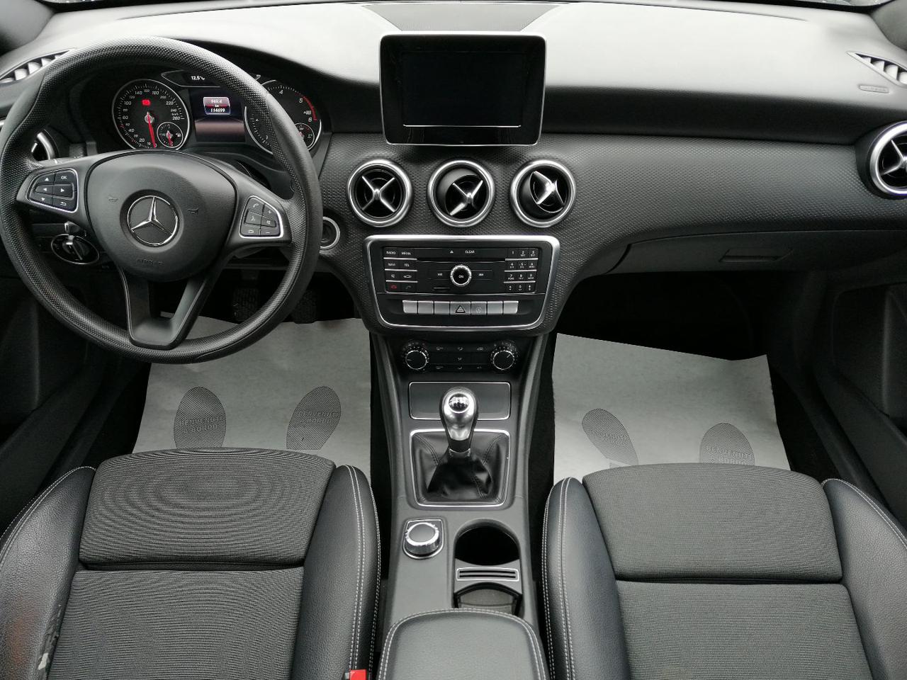 MERCEDES-BENZ A 180 d Business - 7
