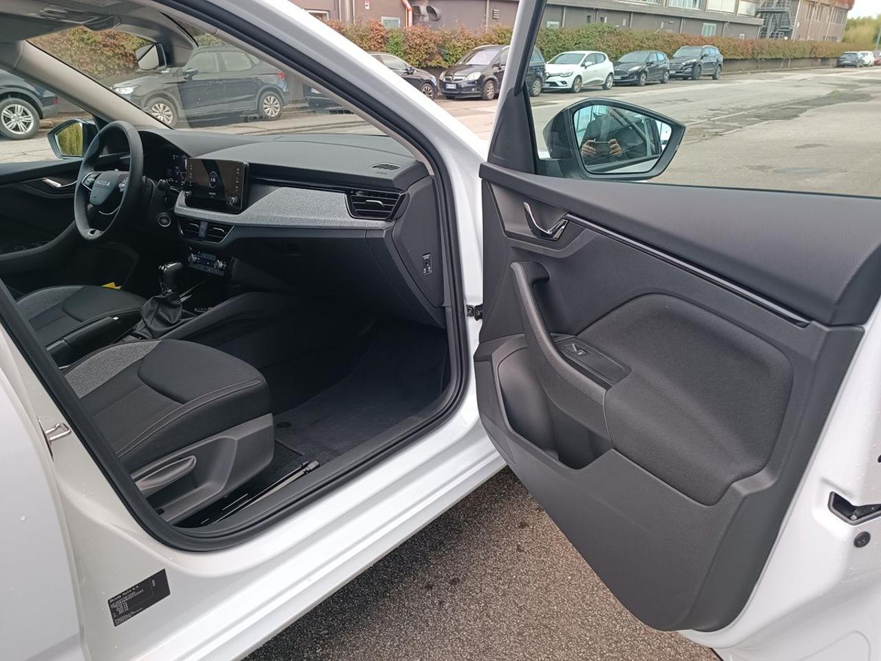 SKODA Kamiq 1.0 TSI 115 CV DSG Black Dots - 15