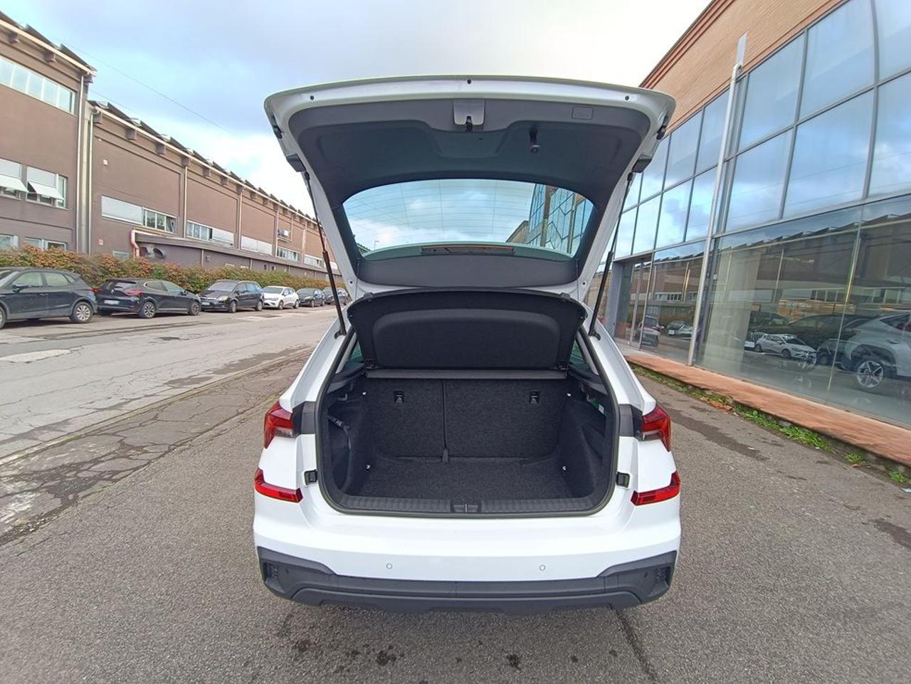 SKODA Kamiq 1.0 TSI 115 CV DSG Black Dots - 10