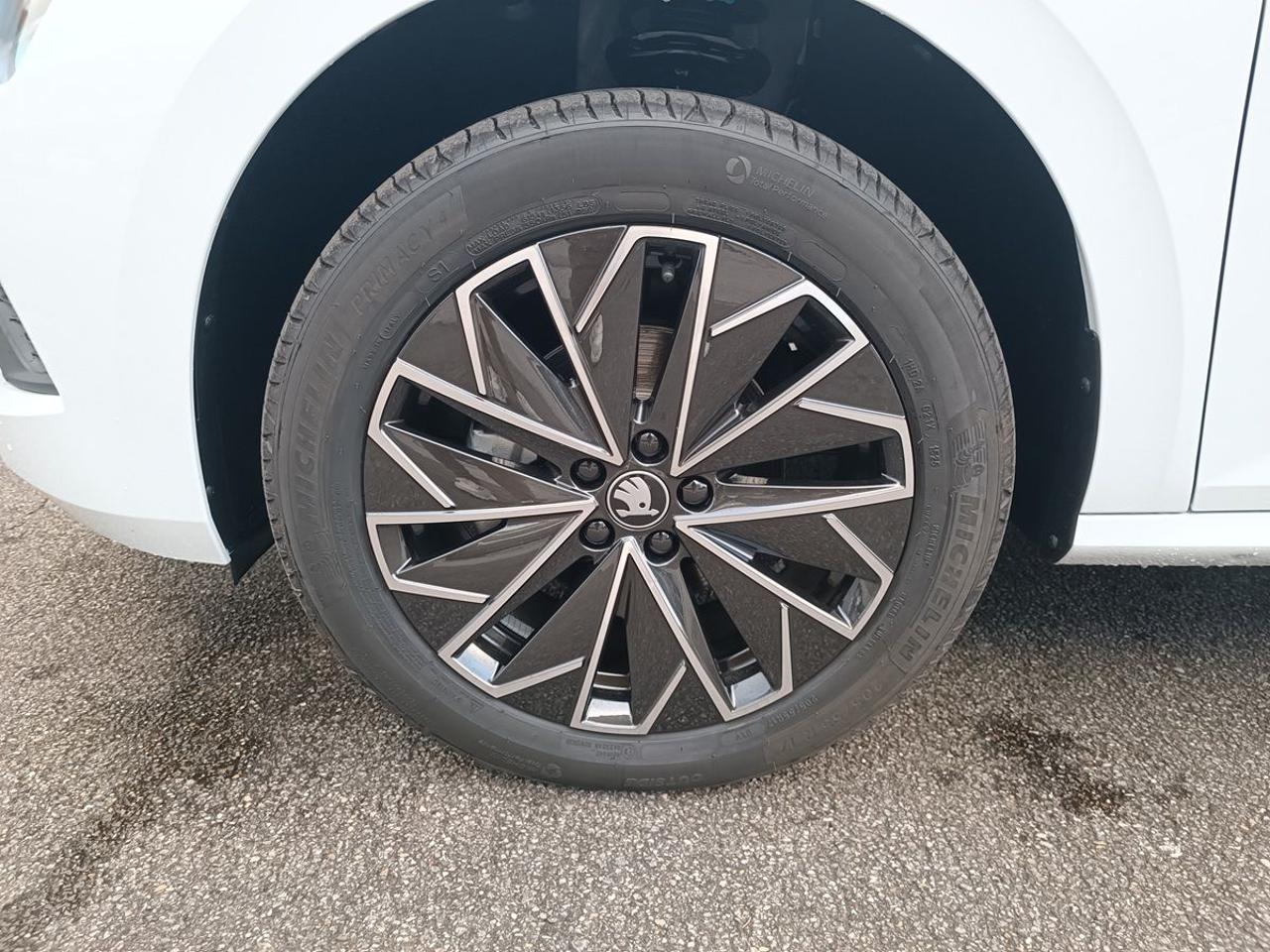 SKODA Kamiq 1.0 TSI 115 CV DSG Black Dots - 19