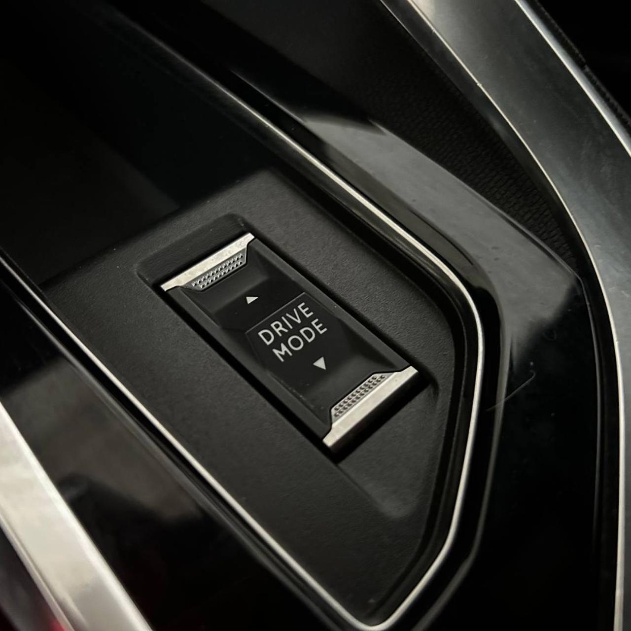 PEUGEOT 3008 Hybrid4 300 e-EAT8 GT Pack TETTO APRIBILE - 32