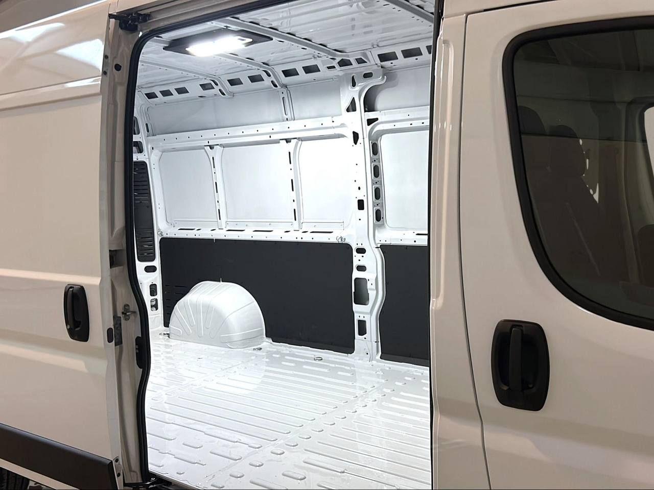 PEUGEOT Boxer 35 2.2 BlueHDi 140 S&S PLM-TM Furgone L3H2 - 8