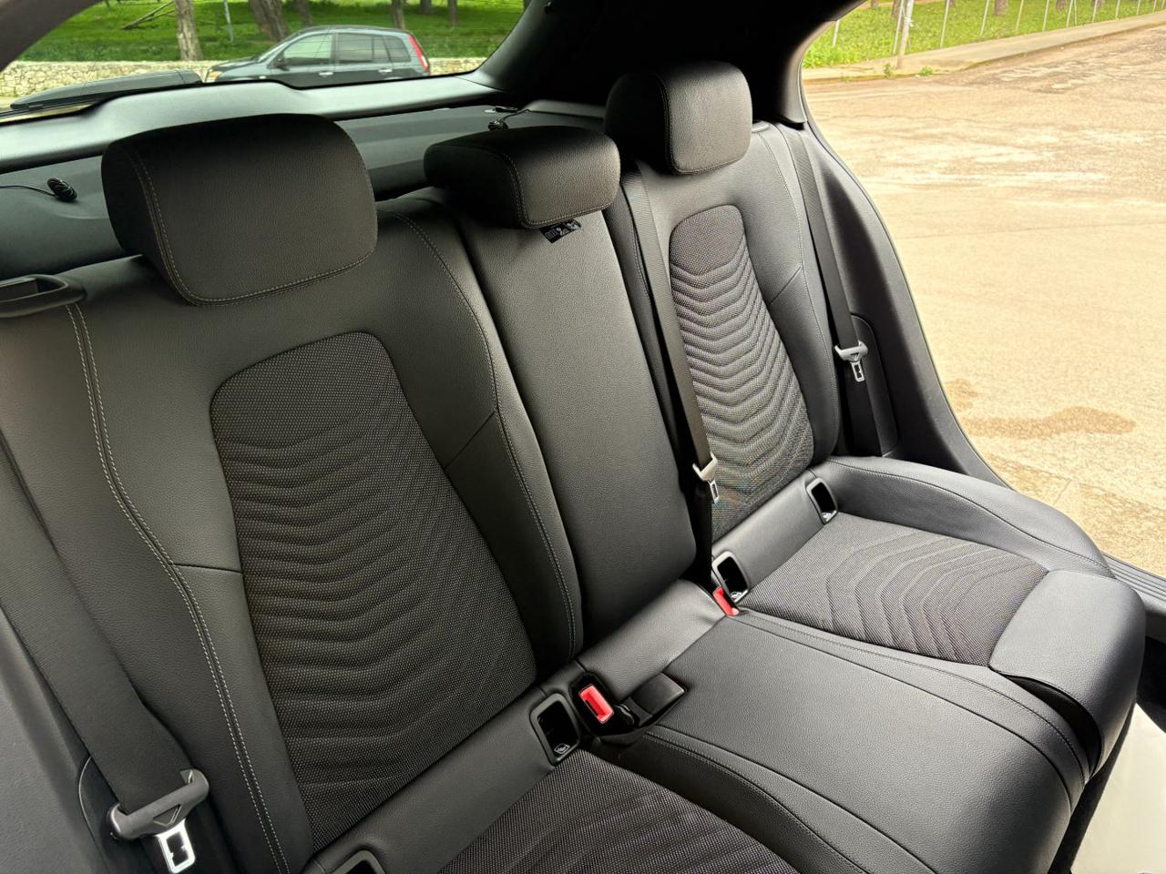 MERCEDES-BENZ A 200 d Automatic Business Extra MONITOR 10,25 - 12