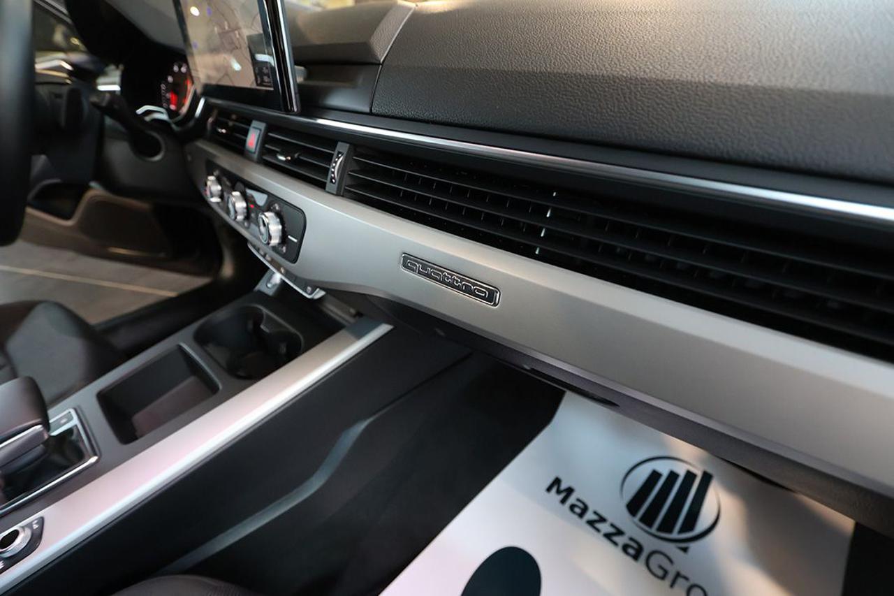 AUDI A4 40 TDI Avant Quattro S-Tronic Business - 34