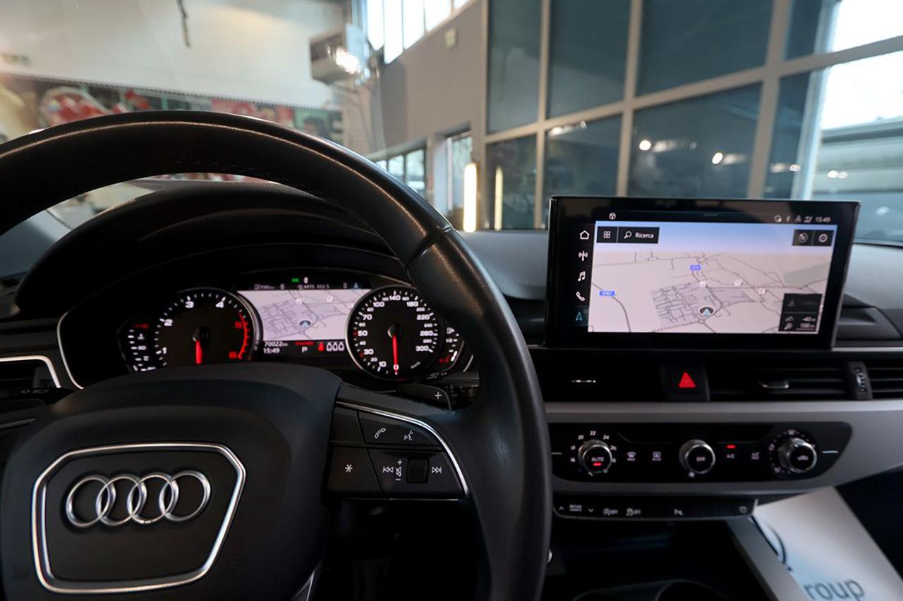 AUDI A4 40 TDI Avant Quattro S-Tronic Business - 31