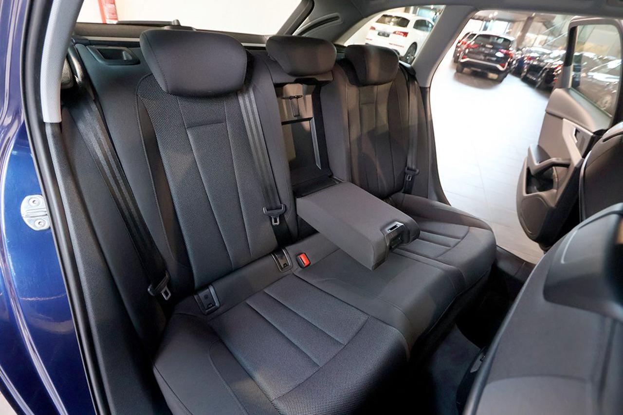 AUDI A4 40 TDI Avant Quattro S-Tronic Business - 19