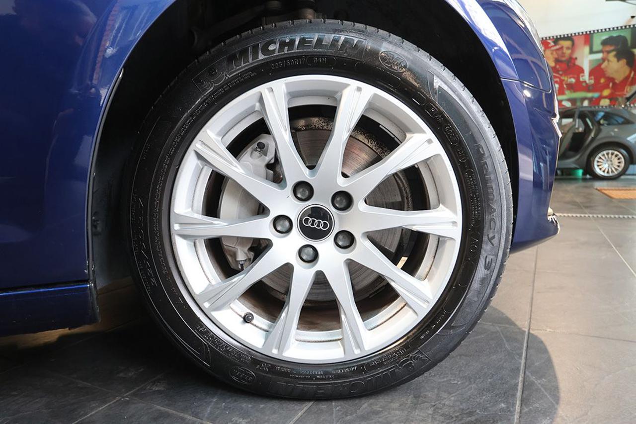 AUDI A4 40 TDI Avant Quattro S-Tronic Business - 6