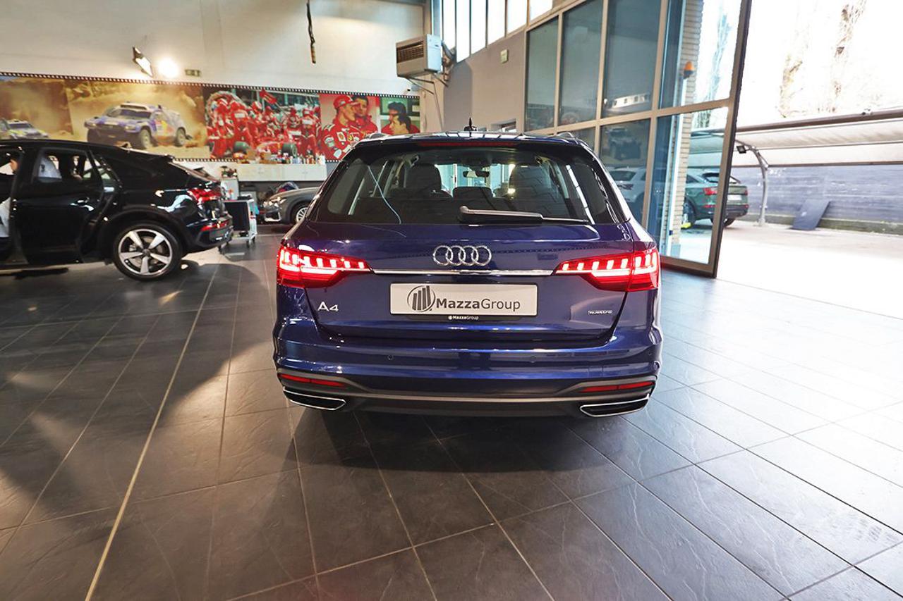 AUDI A4 40 TDI Avant Quattro S-Tronic Business - 8