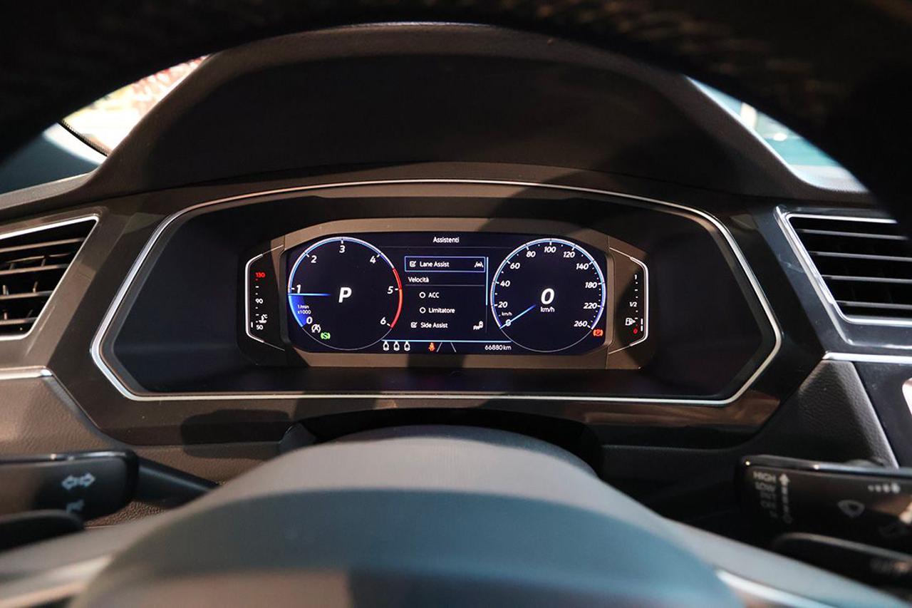VOLKSWAGEN Tiguan 2.0 TDI 150cv SCR DSG R-Line - 29