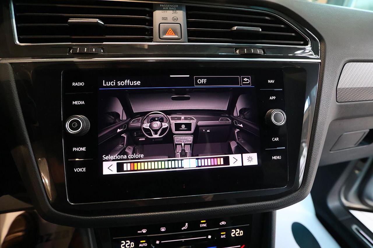 VOLKSWAGEN Tiguan 2.0 TDI 150cv SCR DSG R-Line - 24