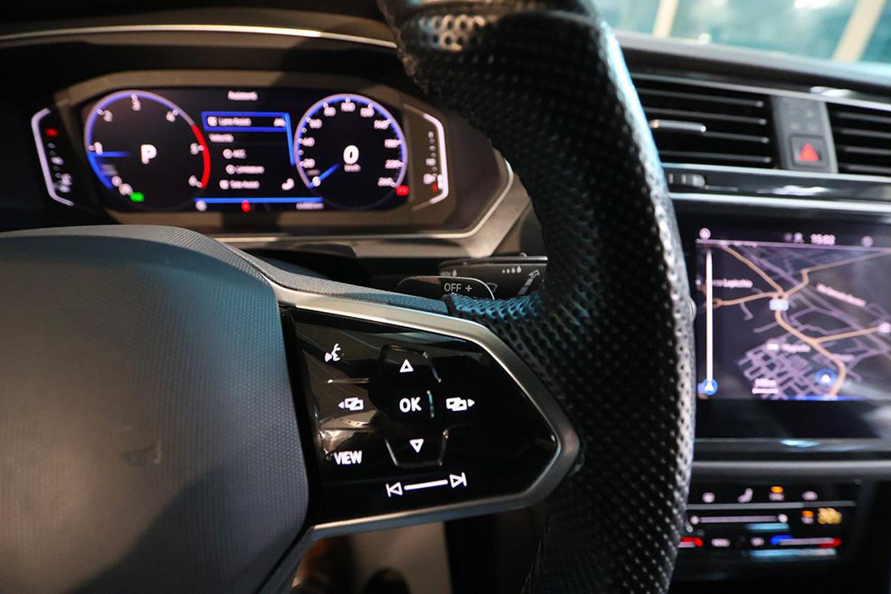 VOLKSWAGEN Tiguan 2.0 TDI 150cv SCR DSG R-Line - 21