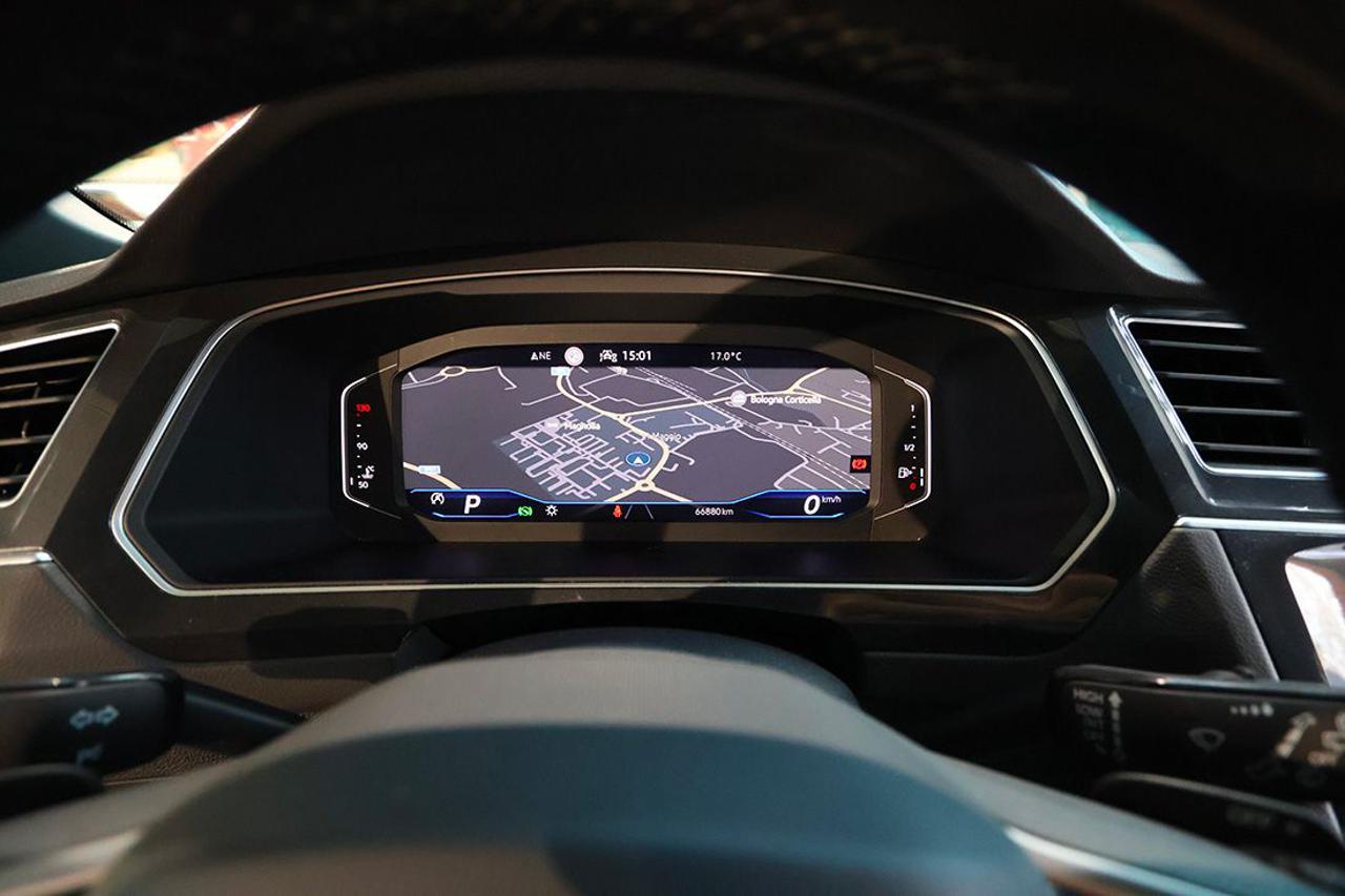 VOLKSWAGEN Tiguan 2.0 TDI 150cv SCR DSG R-Line - 28