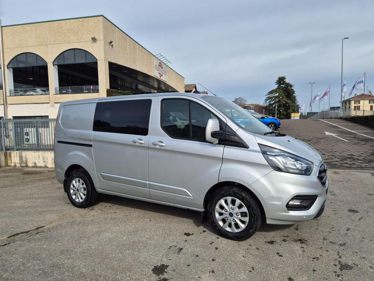 FORD Transit Custom 300 2.0 EcoBlue 170 aut. PC-DC Furg. Titanium - 6