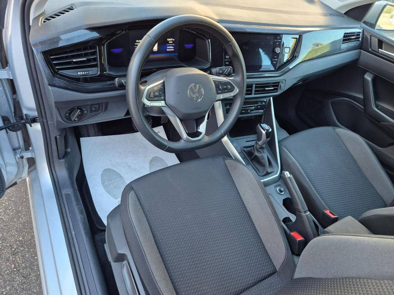 VOLKSWAGEN Polo 1.0 TSI DSG Life - 10