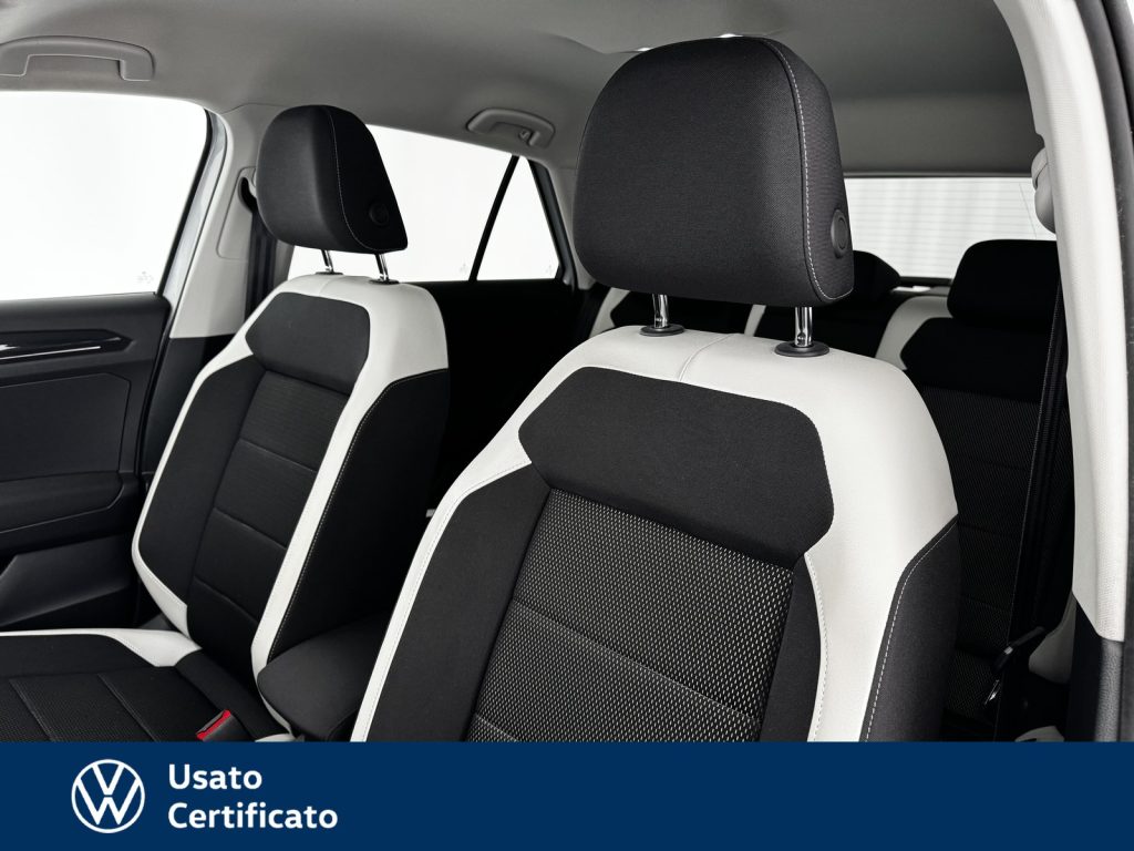 VOLKSWAGEN T-Roc 1.5 tsi advanced dsg - 8