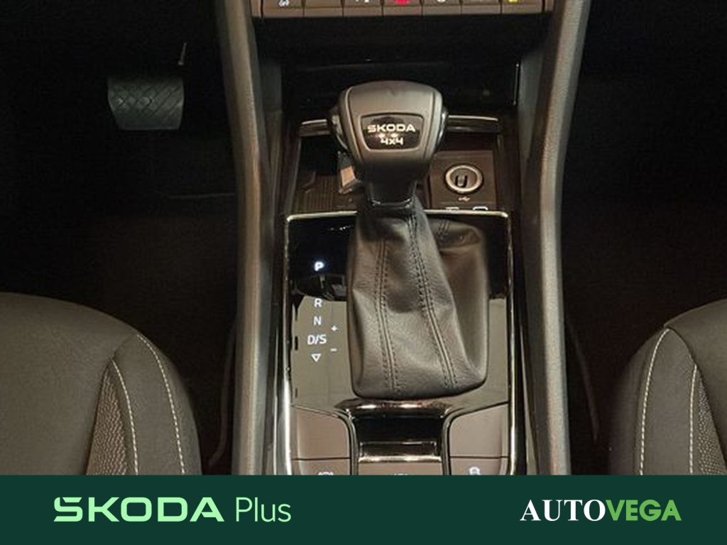 SKODA Karoq 2.0 tdi executive 4x4 150cv dsg - 11