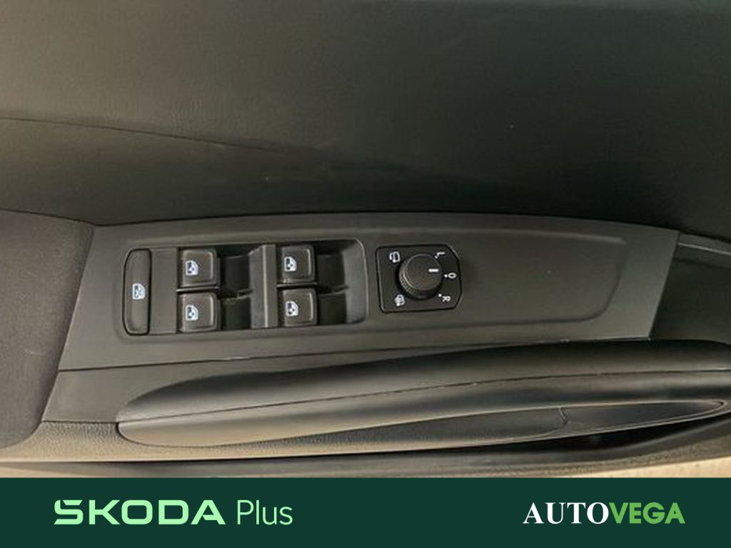 SKODA Fabia 1.0 tsi young edition 95cv - 13