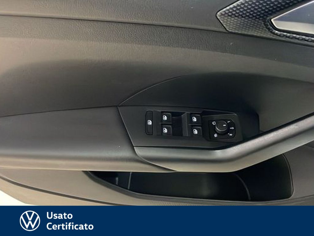 VOLKSWAGEN T-Cross 1.0 tsi style 95cv - 17