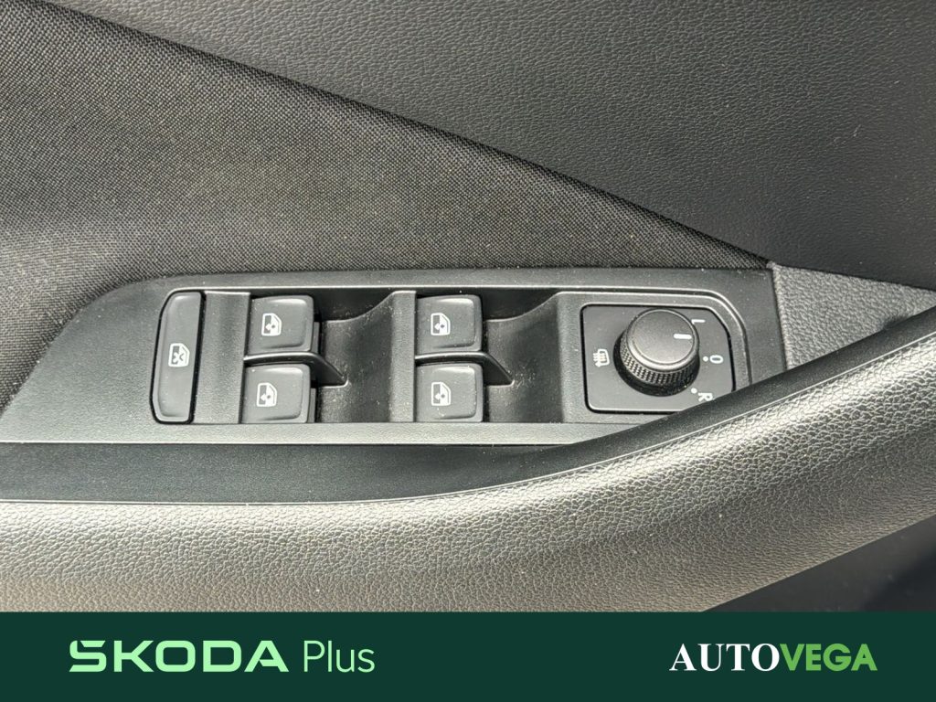 SKODA Kamiq 1.0 tsi monte carlo 110cv - 14