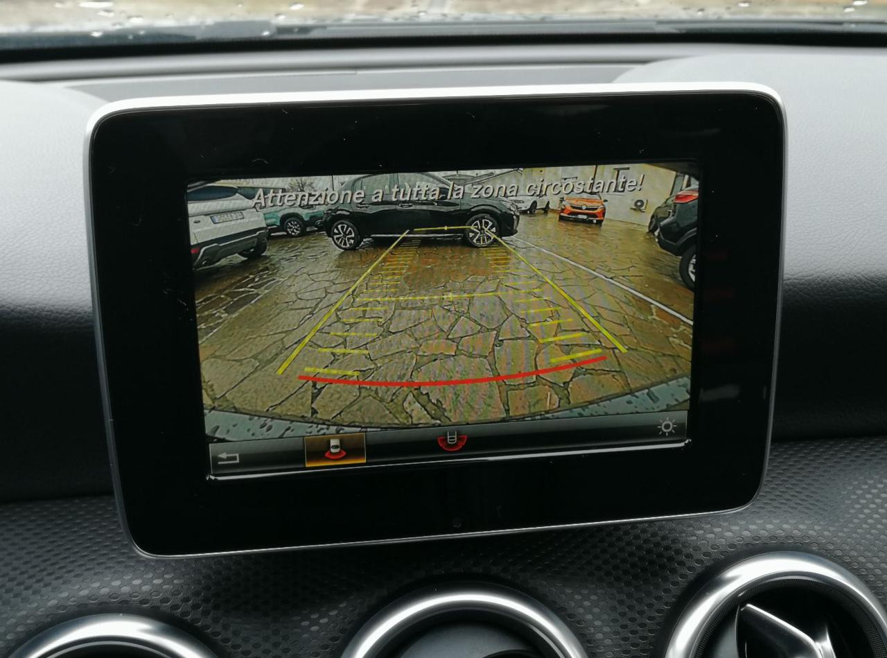 MERCEDES-BENZ A 180 d Business - 16