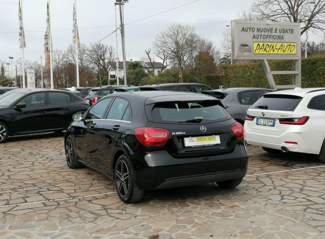 MERCEDES-BENZ A 180 d Business - 3