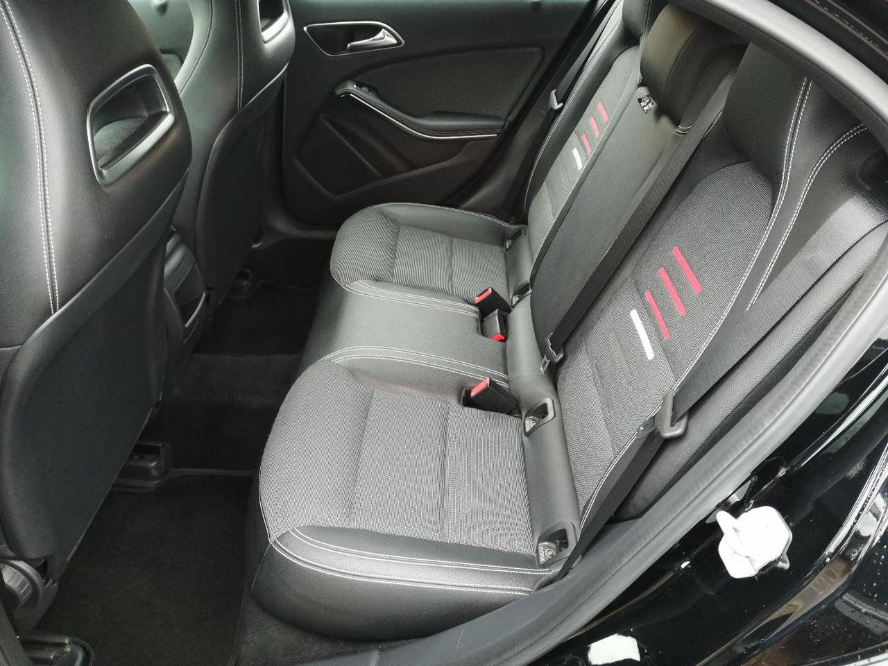 MERCEDES-BENZ A 180 d Business - 8