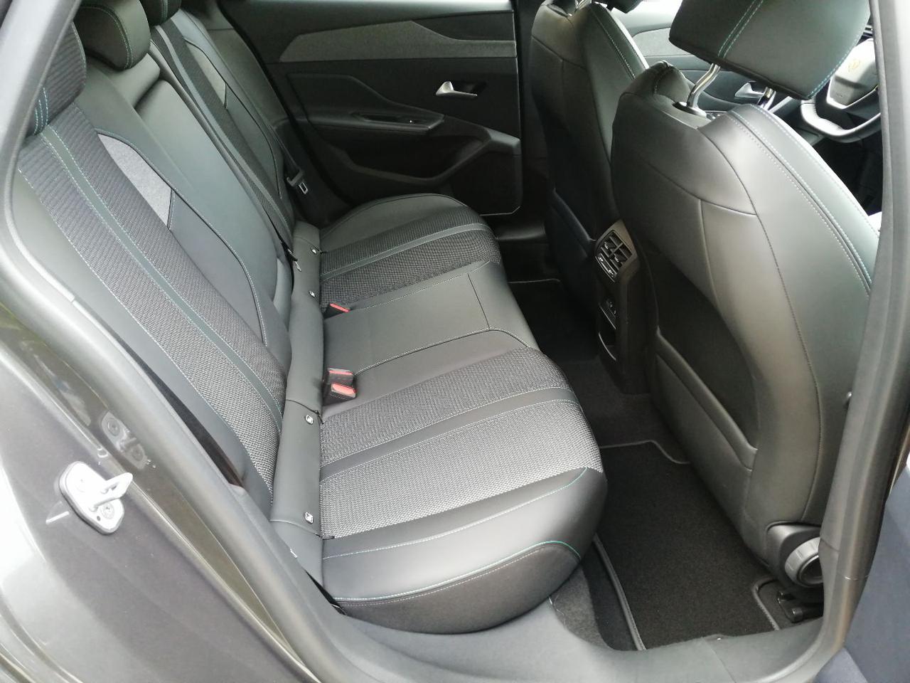 PEUGEOT 308 BlueHDi 130 CV S&S EAT8 SW Allure - 11