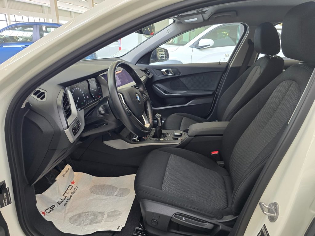 BMW 116 d 5p. Business Advantage - 11