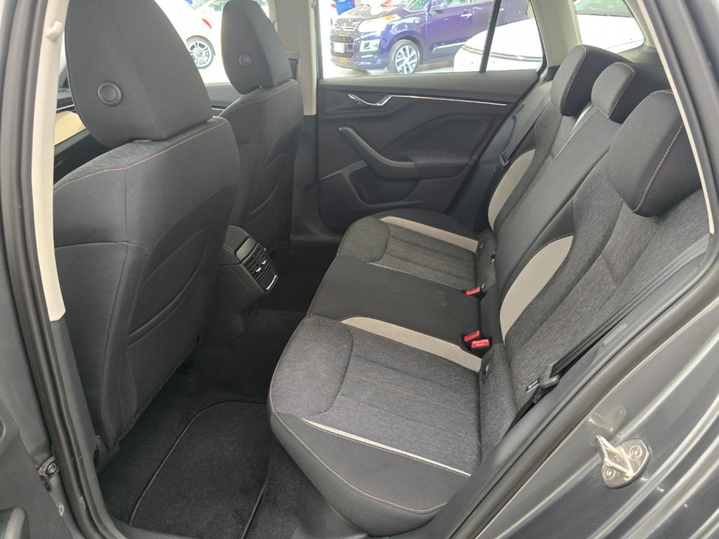 SKODA Kamiq 1.0 TSI Ambition - 14