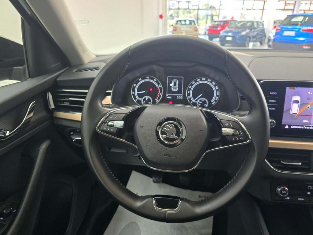 SKODA Kamiq 1.0 TSI Ambition - 11