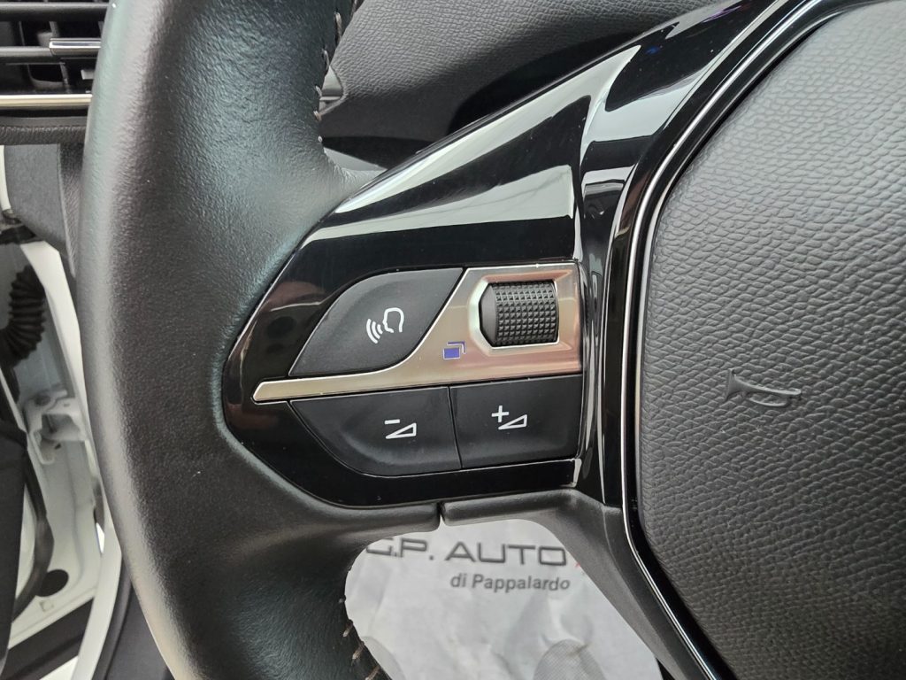 PEUGEOT 3008 PureTech Turbo 130 S&S Allure Pack - 13