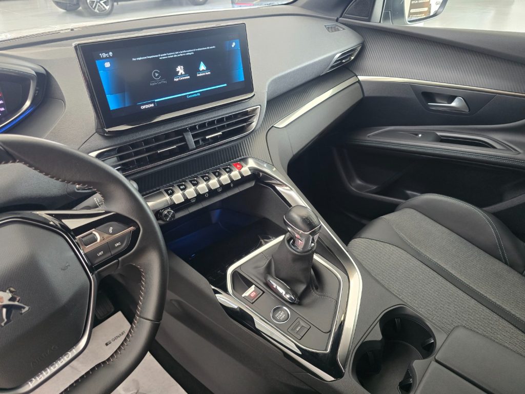 PEUGEOT 3008 PureTech Turbo 130 S&S Allure Pack - 18