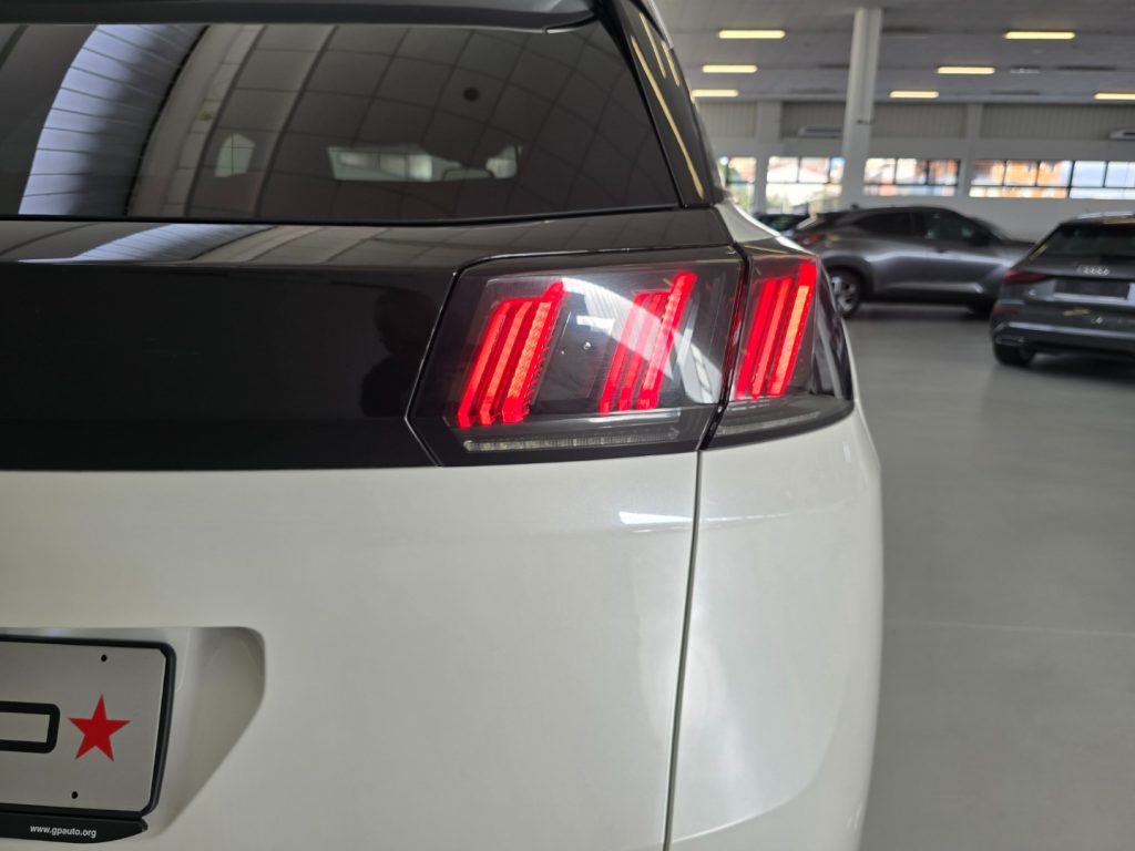 PEUGEOT 3008 PureTech Turbo 130 S&S Allure Pack - 27